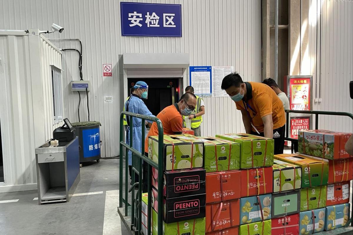 新疆郵政國際國內航空貨郵樞紐投產運營 開啟航空資源布局新紀元